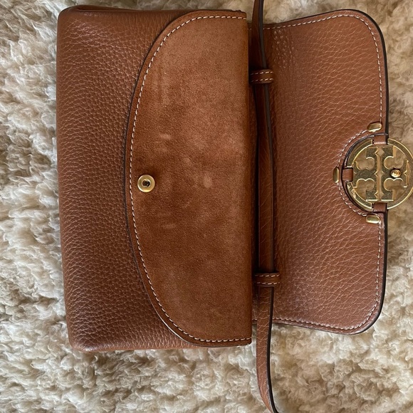 Tory Burch : The Miller Crossbody, Natural-grain leather. - Picture 8 of 15